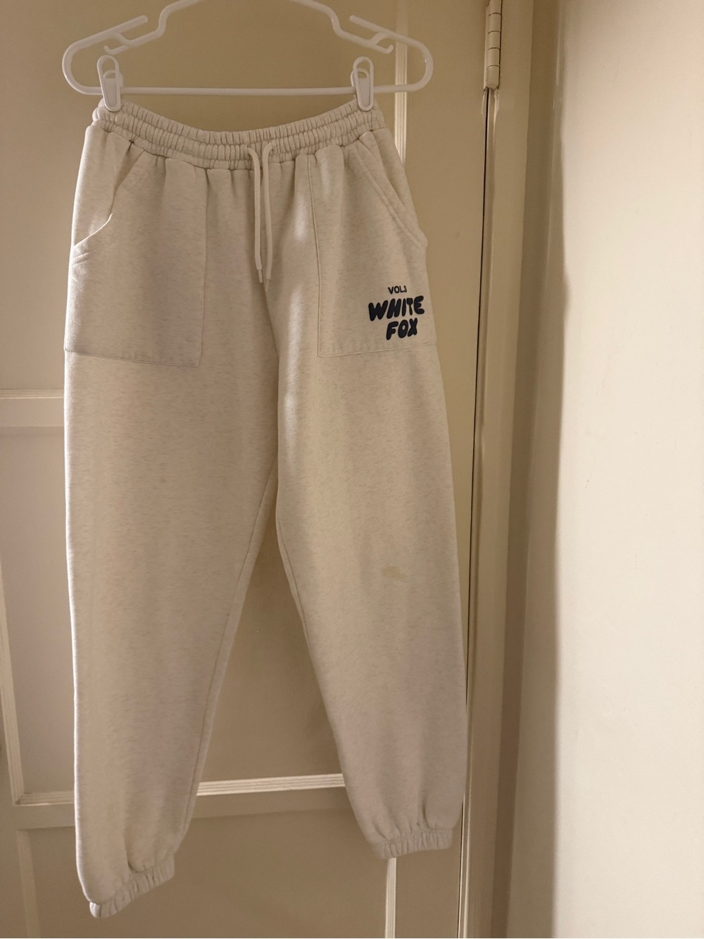 White Fox Boutique Offstage Sweatpants in Mineral Grey Sz Medium